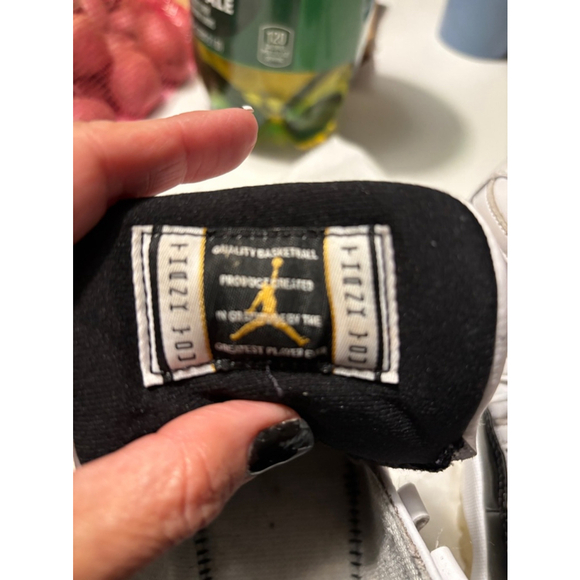 Jordan Boys' Shoes Sneakers 1Y White Black - Picture 5 of 7